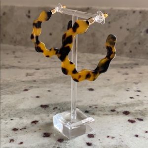 Express Tort Shell Scalloped Hoops